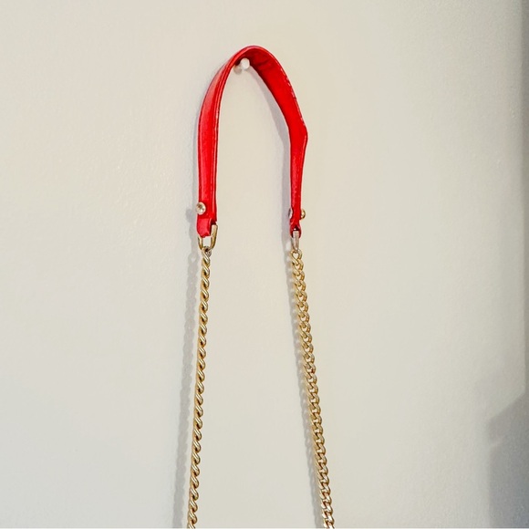 Lauren Ralph Lauren Small textured Vegan Leather Gold Chain Crossbody Bag - Picture 3 of 7